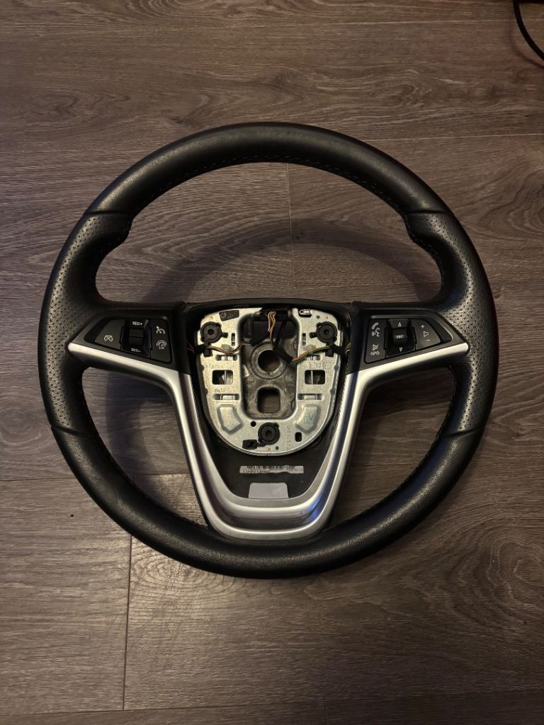 Vauxhall Astra J Steering Wheel 