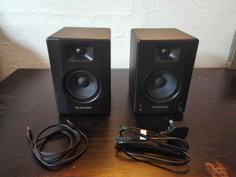 M-Audio BX4 4.5" 120w multimedia reference monitor 