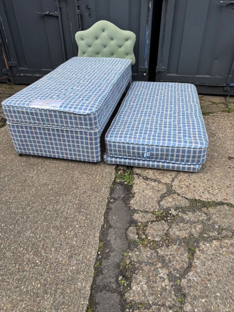 Airsprung Beds Quattro Single Divan Bed with Headboard – Good Condition