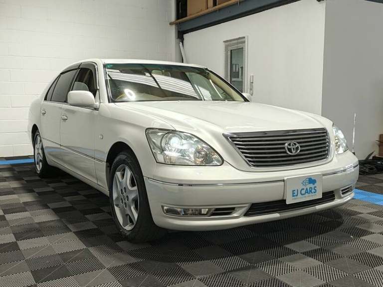 Toyota Celsior 4.3 VVT-i V8 Saloon Saloon Petrol Automatic