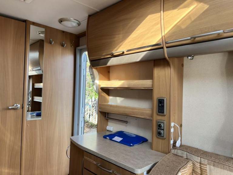 2009 SWIFT COASTLINE 480 se 2 Berth Motor mover