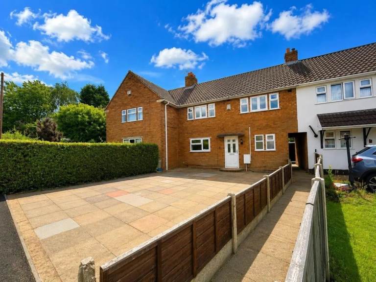5 BEDROOM HOUSE FOR RENT IN WALSALL/SHELFIED AREA WS4 