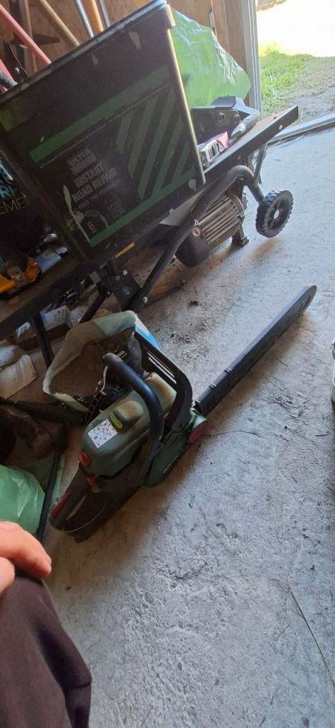 Qualcast chainsaw 18"