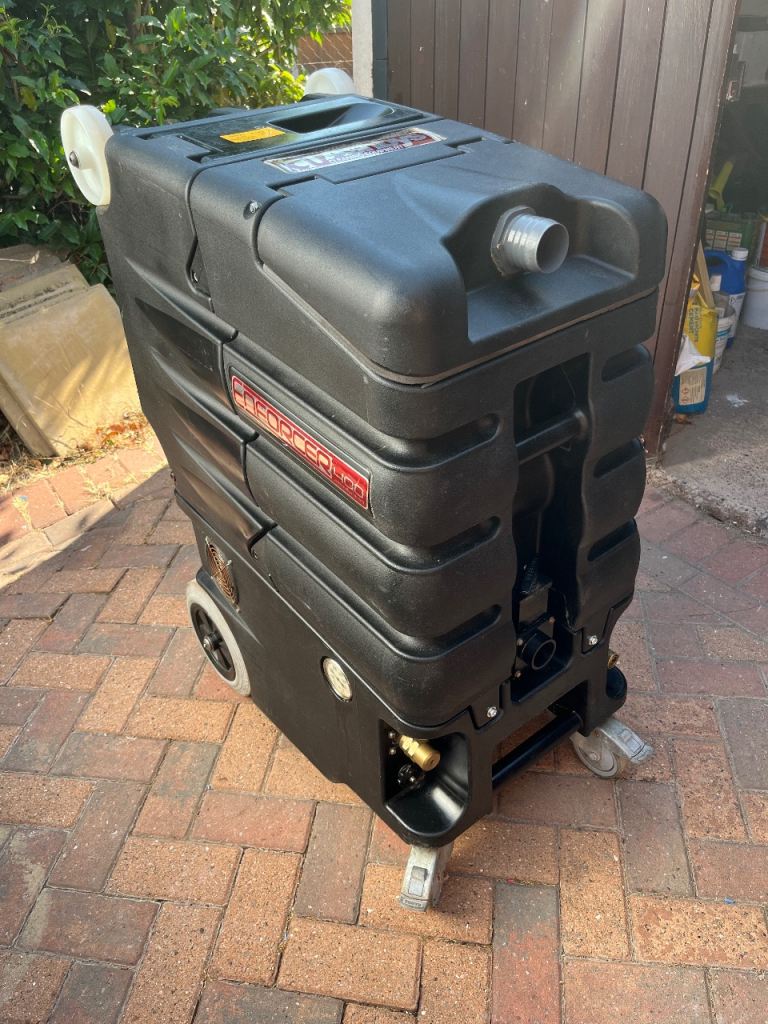 Enforcer carpet cleaning machine