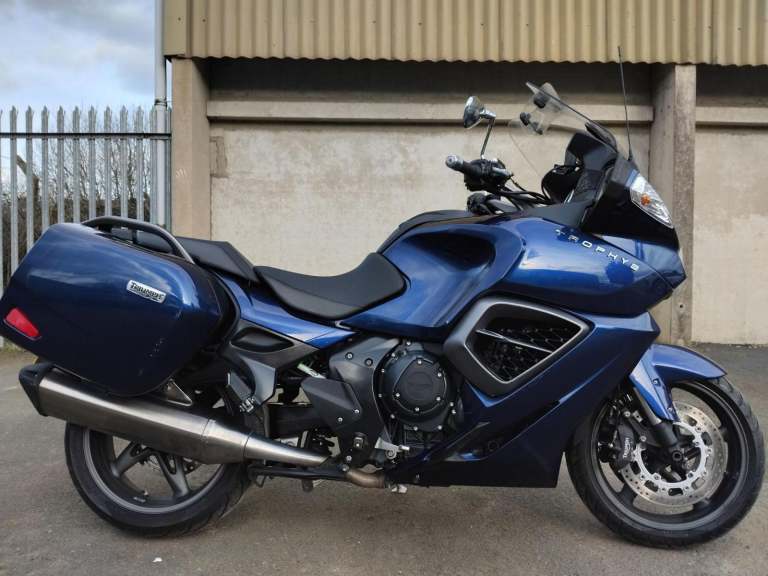 2014 14 TRIUMPH TROPHY SE 1215 TOP SPEC TOURER BLUE PANNIERS NEW MOT