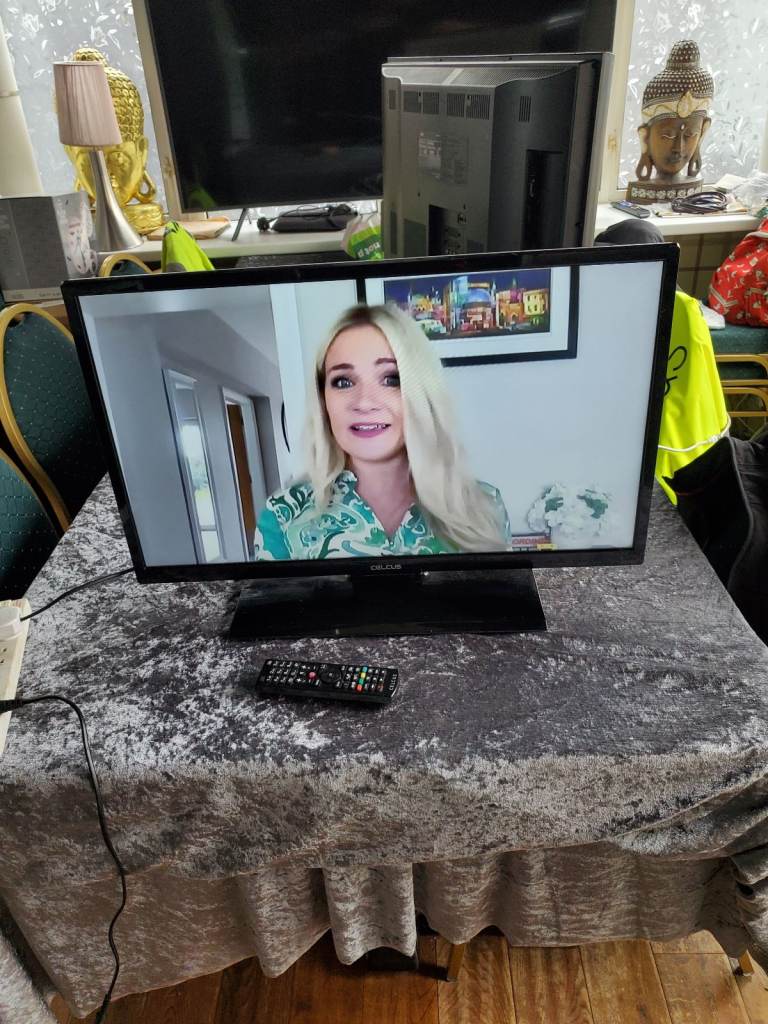 CELCUS 28 INCH TV