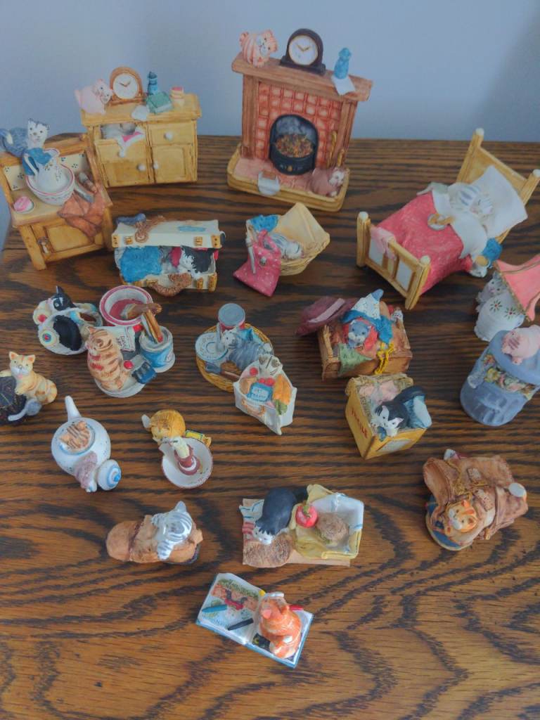 CAT ORNAMENTS 