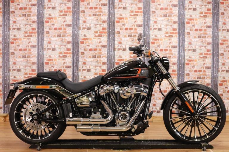 2023 HARLEY DAVIDSON FXBRS BREAKOUT 117 - ONLY 2,300 MILES - VANCE AND HINES