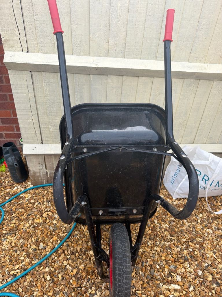 Wheel barrow