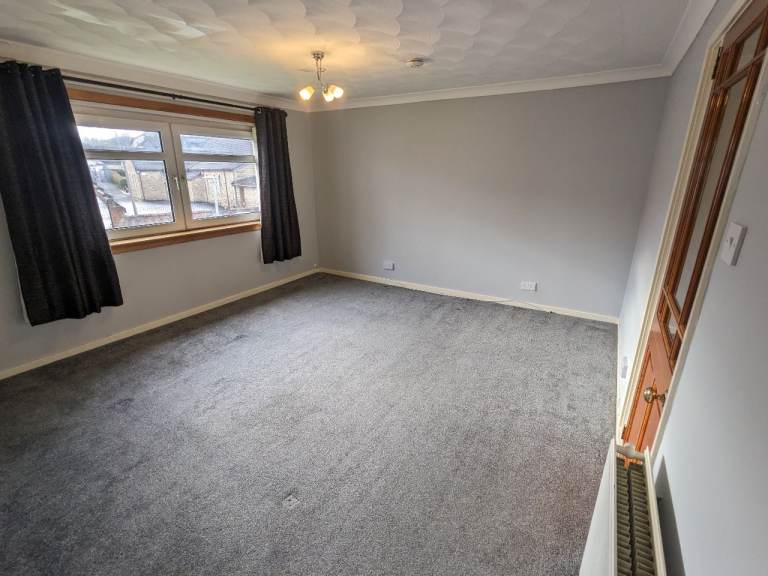 2 BED Flat HAMILTON Great Area 