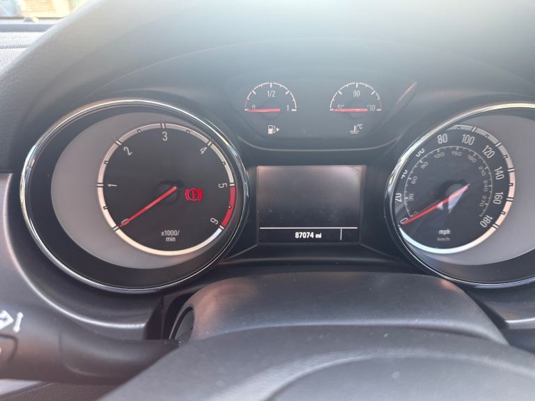 Vauxhall, ASTRA, Hatchback, 2016, Manual, 1598 (cc), 5 doors