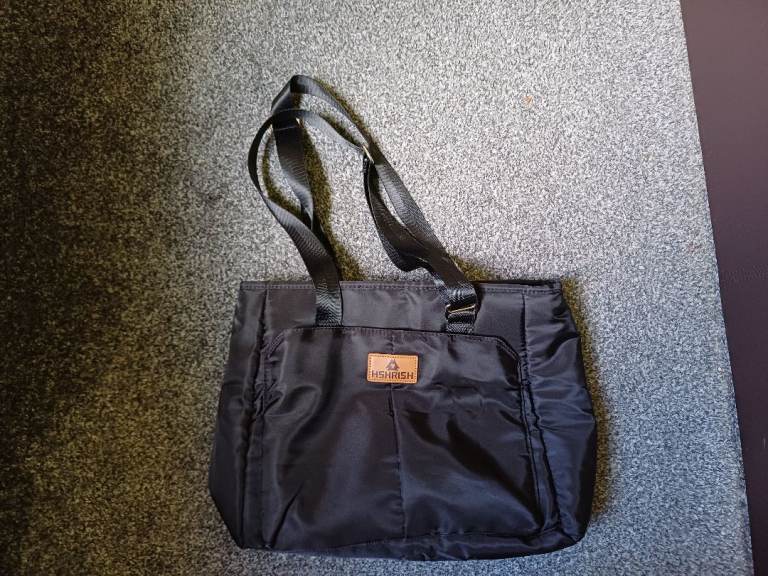A stylish tote stylenlunch bag