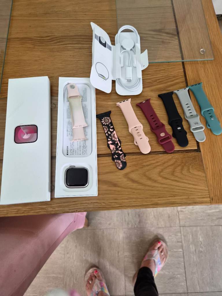 Apple Watch series 9 pink  cellular & gps  Good Condition with Various Straps
