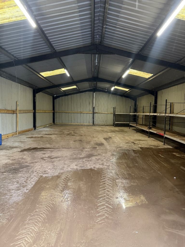 Very large barn to rent for storage. 