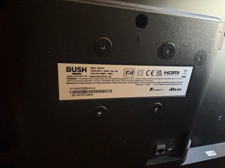 BUSH smart TV 32 Inch- Like New