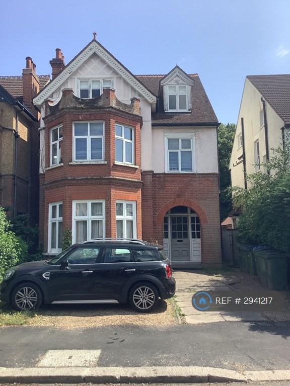 2 bedroom flat in Long Ditton, Surbiton, KT6 (2 bed) (#2941217)
