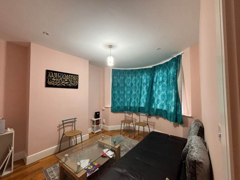 One bedroom flat for rent in TW14 0HD