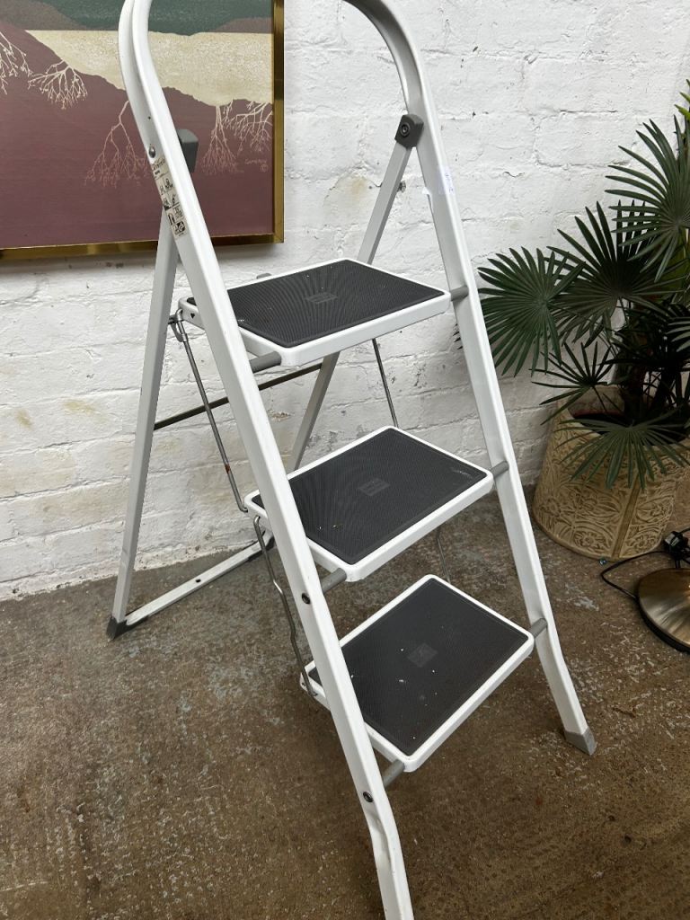 Sturdy White 3-Step Ladder – Good Condition