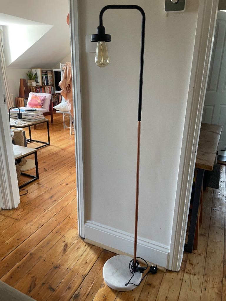 Standing floor lamp