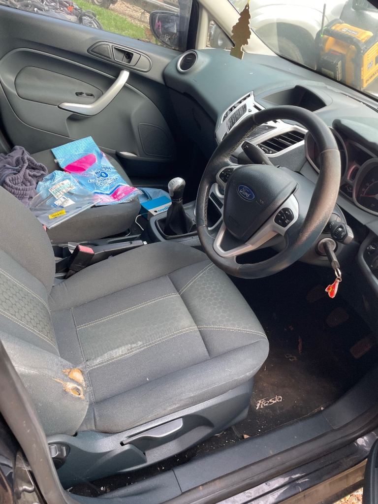 Ford fiesta breaking!