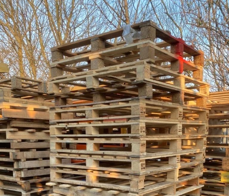 WANTED FREE WOODEN PALLETS 