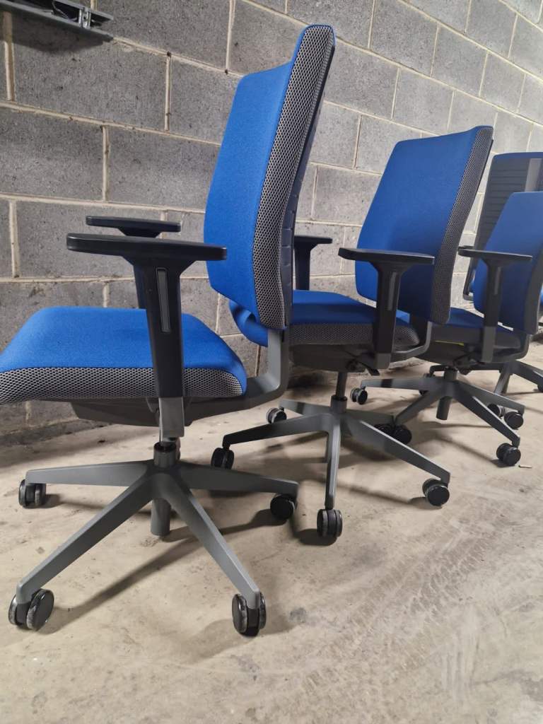 image for Available all branded chairs for sale on bulk ( Free local delivery)