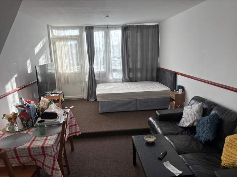 Spacious & Cosy double room for Rent E9 6HU