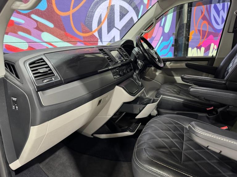 2017 Volkswagen Transporter 2.0 TDI BMT 204 Highline Kombi / Camper Van DSG Crew Van Diesel Autom...
