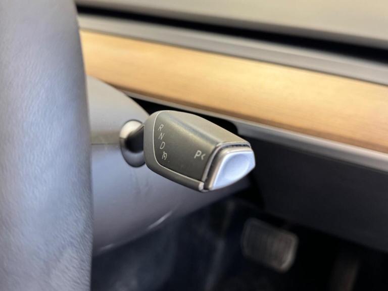 TESLA MODEL 3 (Dual Motor) Long Range Auto 4WDE 4dr 2021