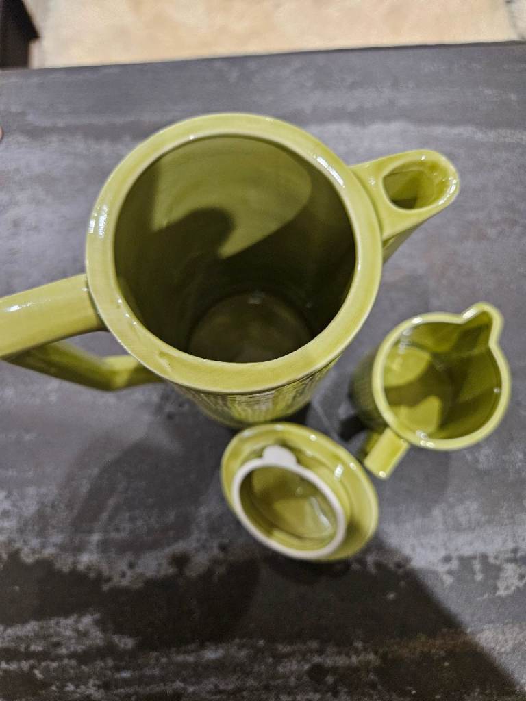 Coffee pot and milk jug