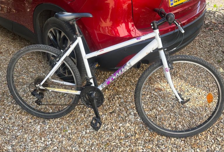 Btwin Rockrider 300 ( hard tail) Mountain Bike – Fair Condition