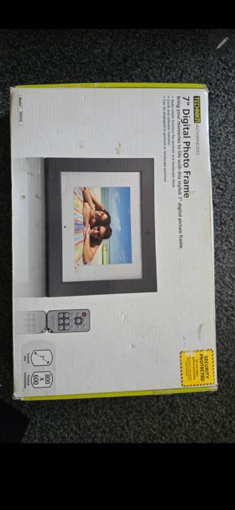 Digital photo frame 