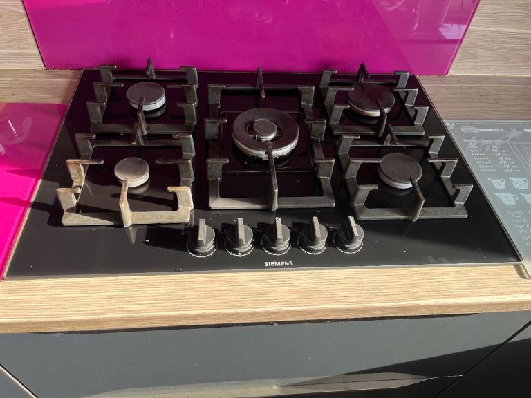 Siemens Gas Hob – Black, Five Burners, Good Condition
