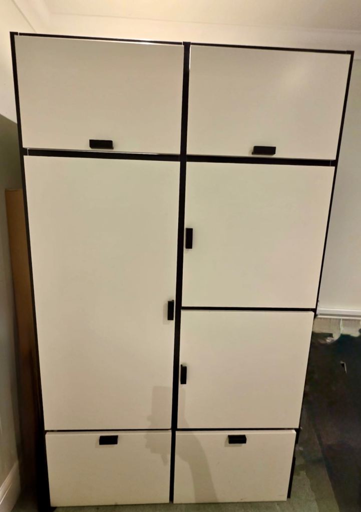 Free Wardrobe/Storage unit
