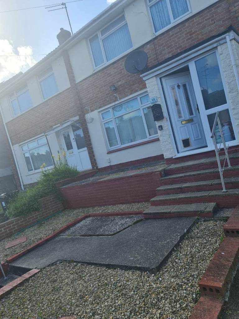 3 BEDROOM FULL HOUSE FOR RENT - KINGSWOOD