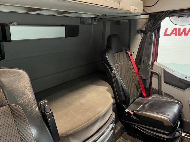 Renault T520 High 6x2 Midlift Tractor Unit