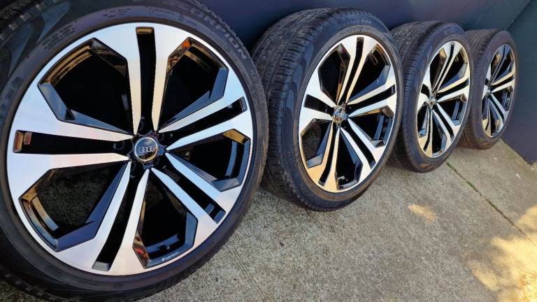 Genuine Audi SQ7 SQ8 22" Forged Alloy Wheels Sport Q7 Q8 4M8601025K