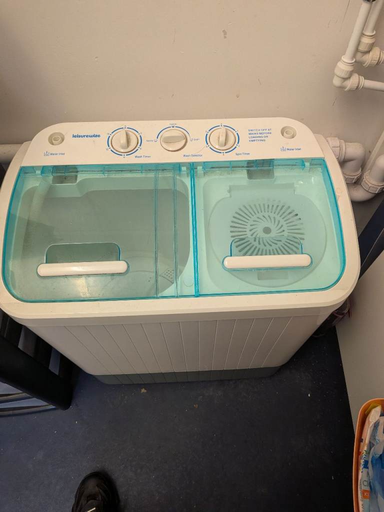 Twin tub washing machine 
