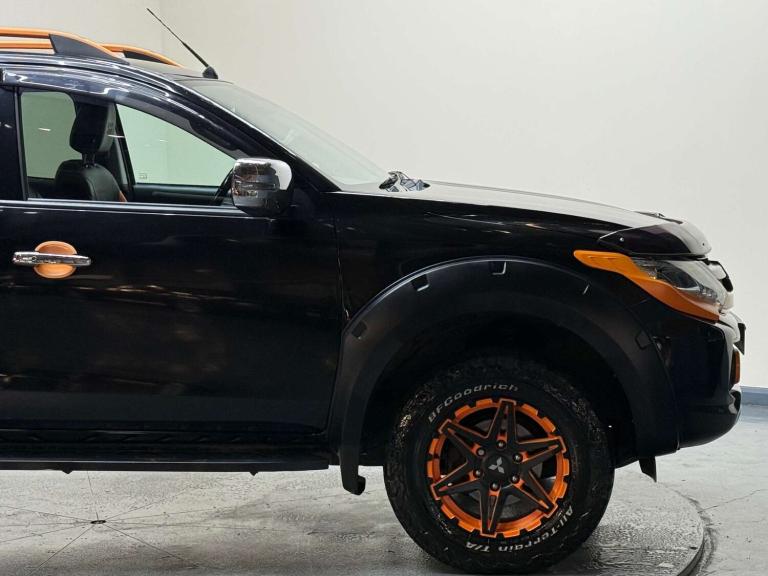 2018 Mitsubishi L200 2.4 L200 Barbarian SVP II DI-D Auto 4WD Pickup Diesel Automatic