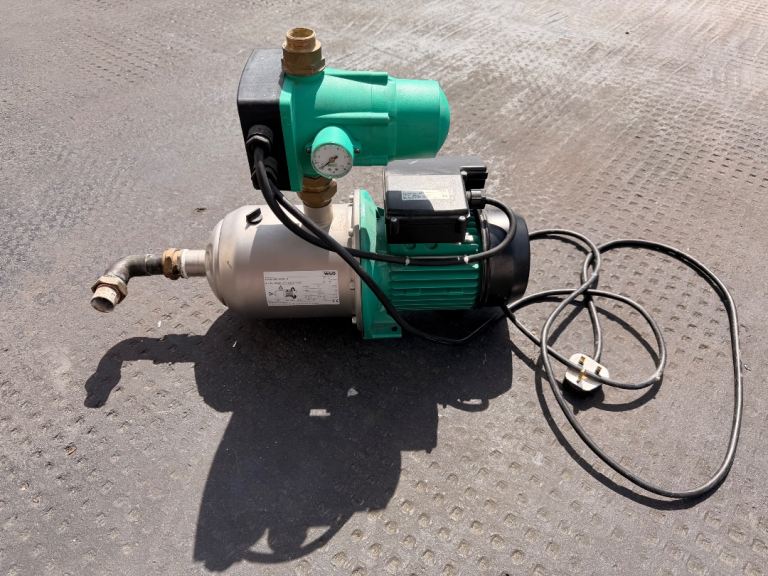 Wilo booster pump (FMC305 EM/2) – tested and working.