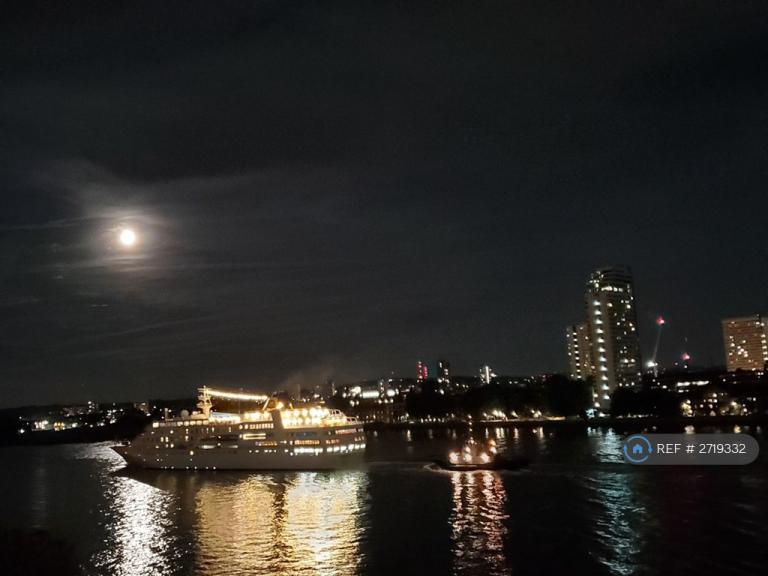 2 bedroom flat in Riverview Court, London, E14 (2 bed) (#2719332)