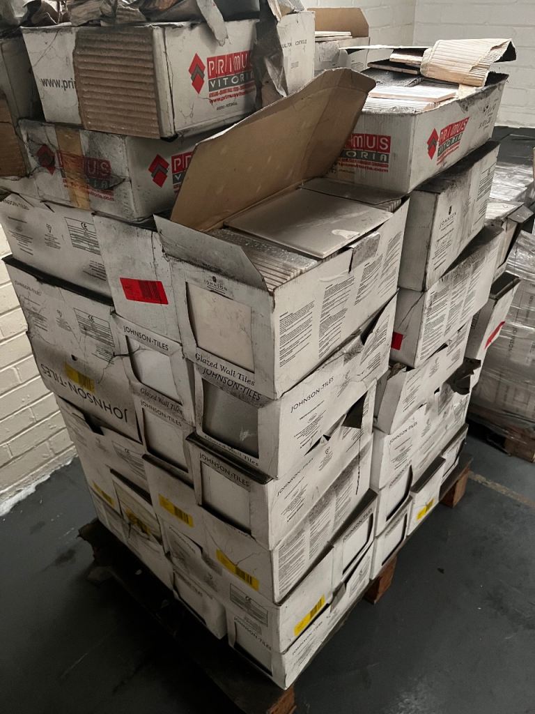 Joblot 2 pallets white and beige ceramic tiles 