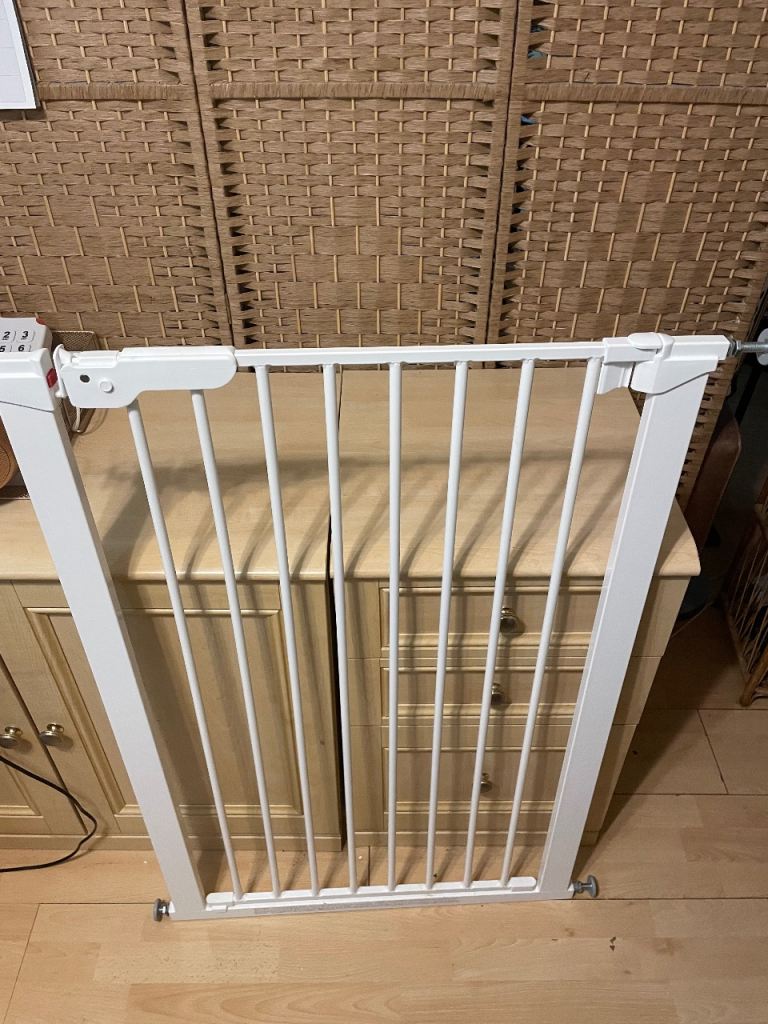 Dog Gate Nearly New