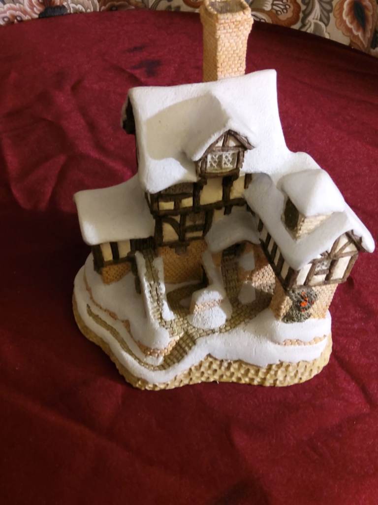 Lilliput lane cottage by david winter
