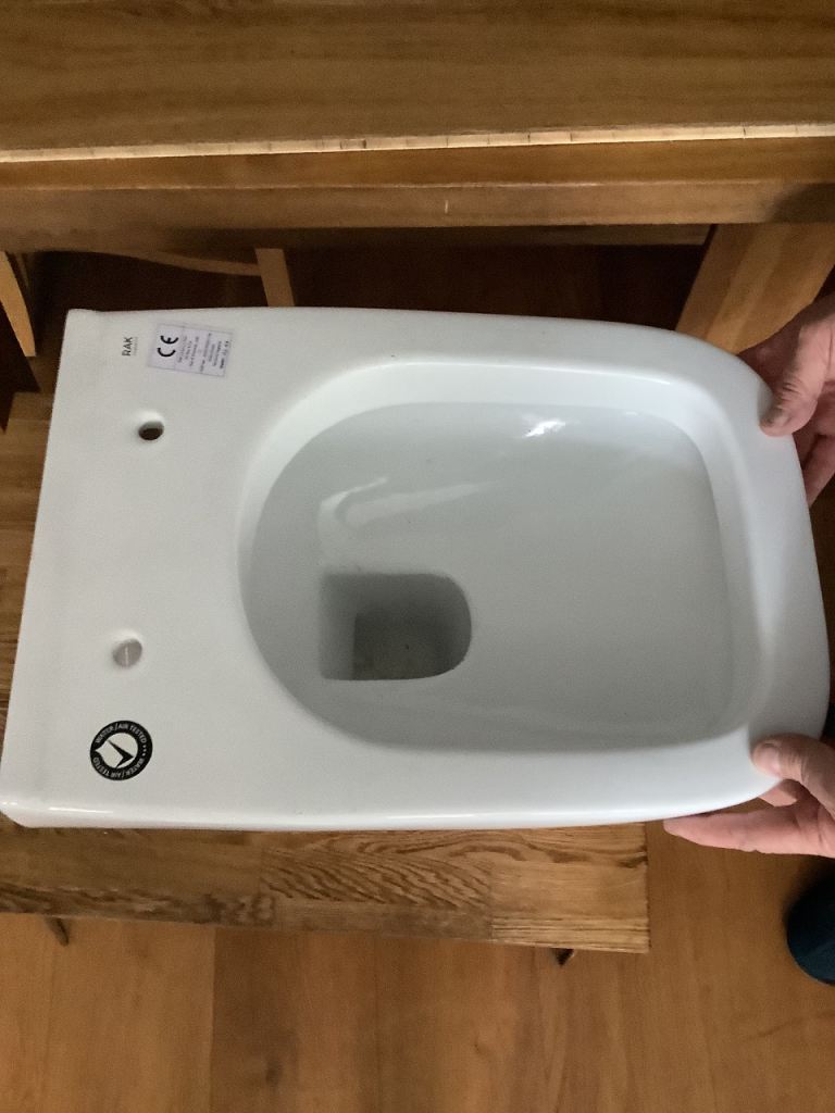 Rak ceramics or162 wall hung toilet with soft close seat 