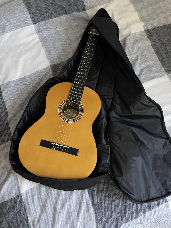 LIKE NEW! Valencia Classic Guitar - With Guitar Bag