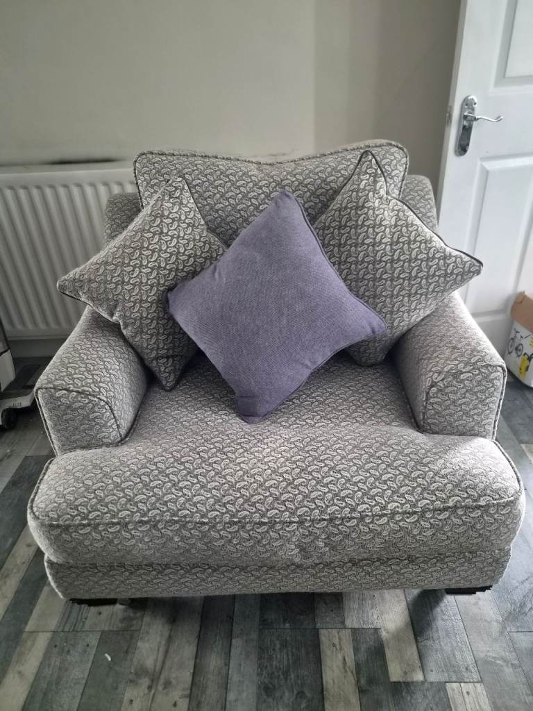 Sofa cuddle chair immaculate 