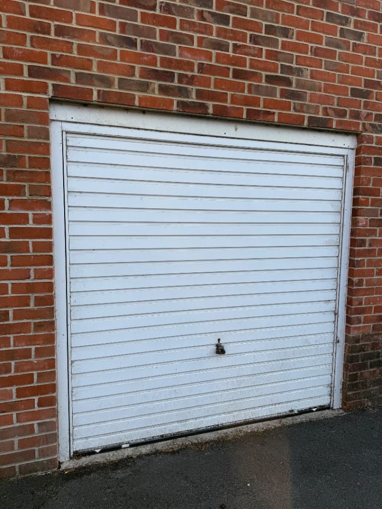 Garage for rent