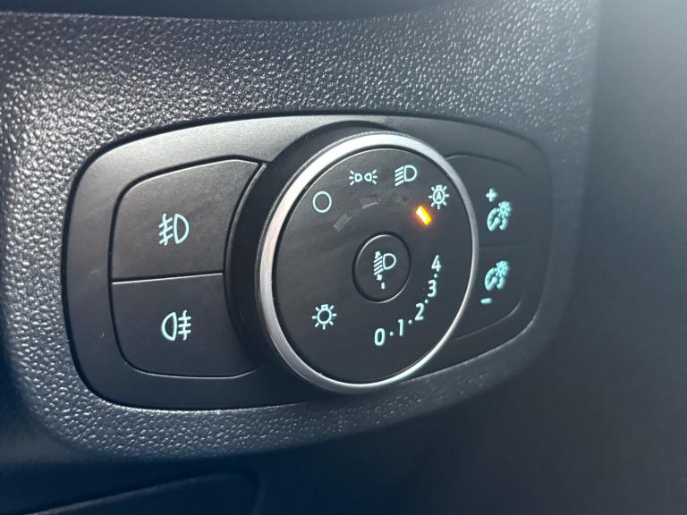 2020 Ford Fiesta 1.0 EcoBoost Hybrid mHEV 125 Vignale Edition 5dr + PANROOF / NAV / LEATHER  HATC...