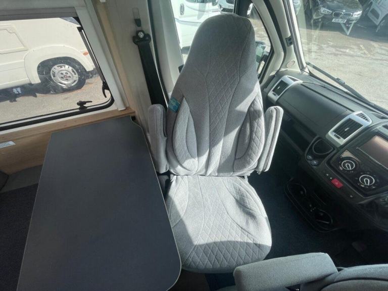 Sunlight Cliff 640 3 Berth 4 Belt Rear Transverse Bed Dinette Conversion Camperv